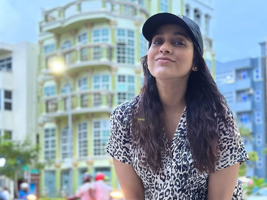 Stylish Poses Of Rashmi Gautam